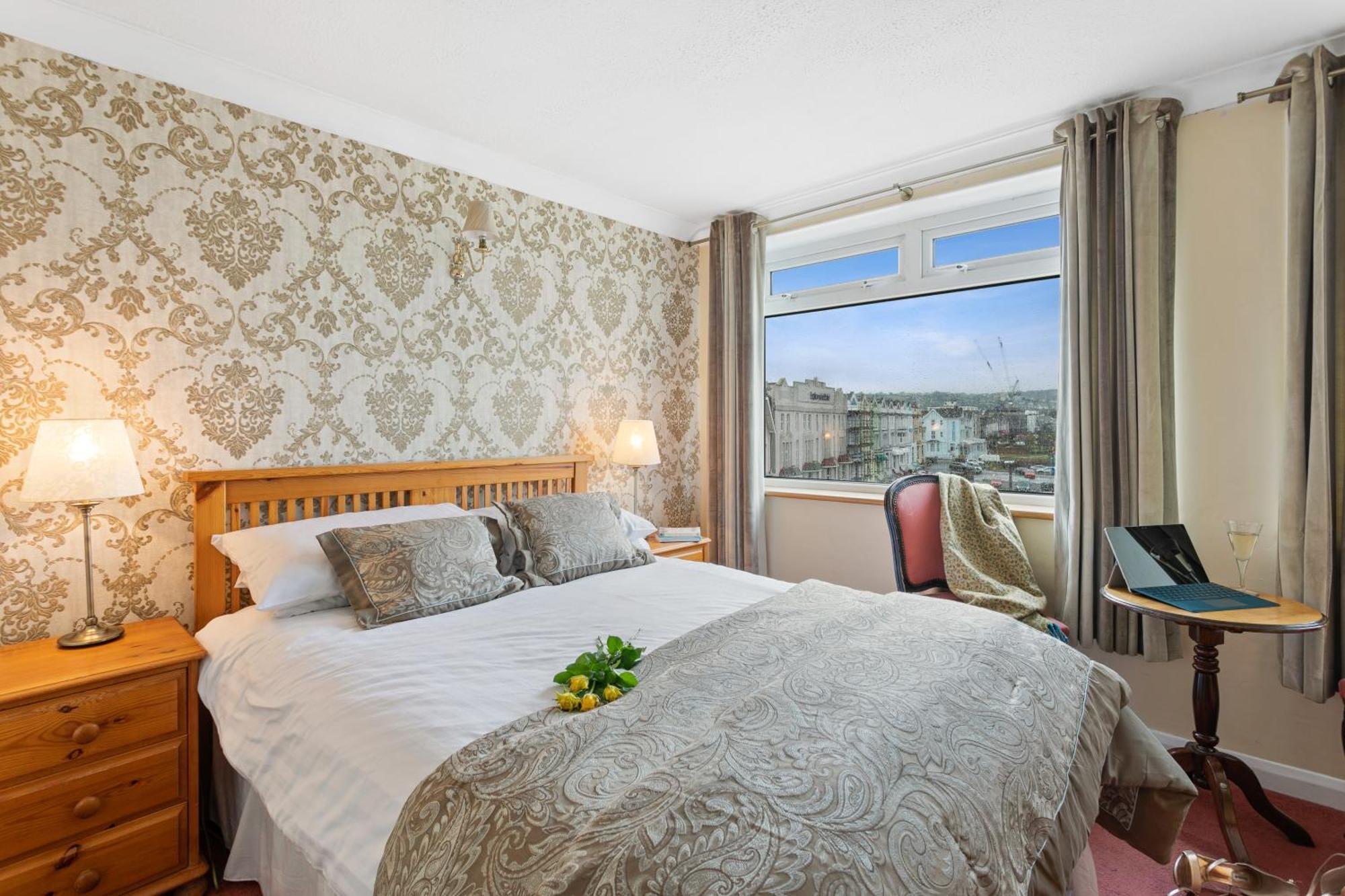 פיינטון Seaways Hotel מראה חיצוני תמונה