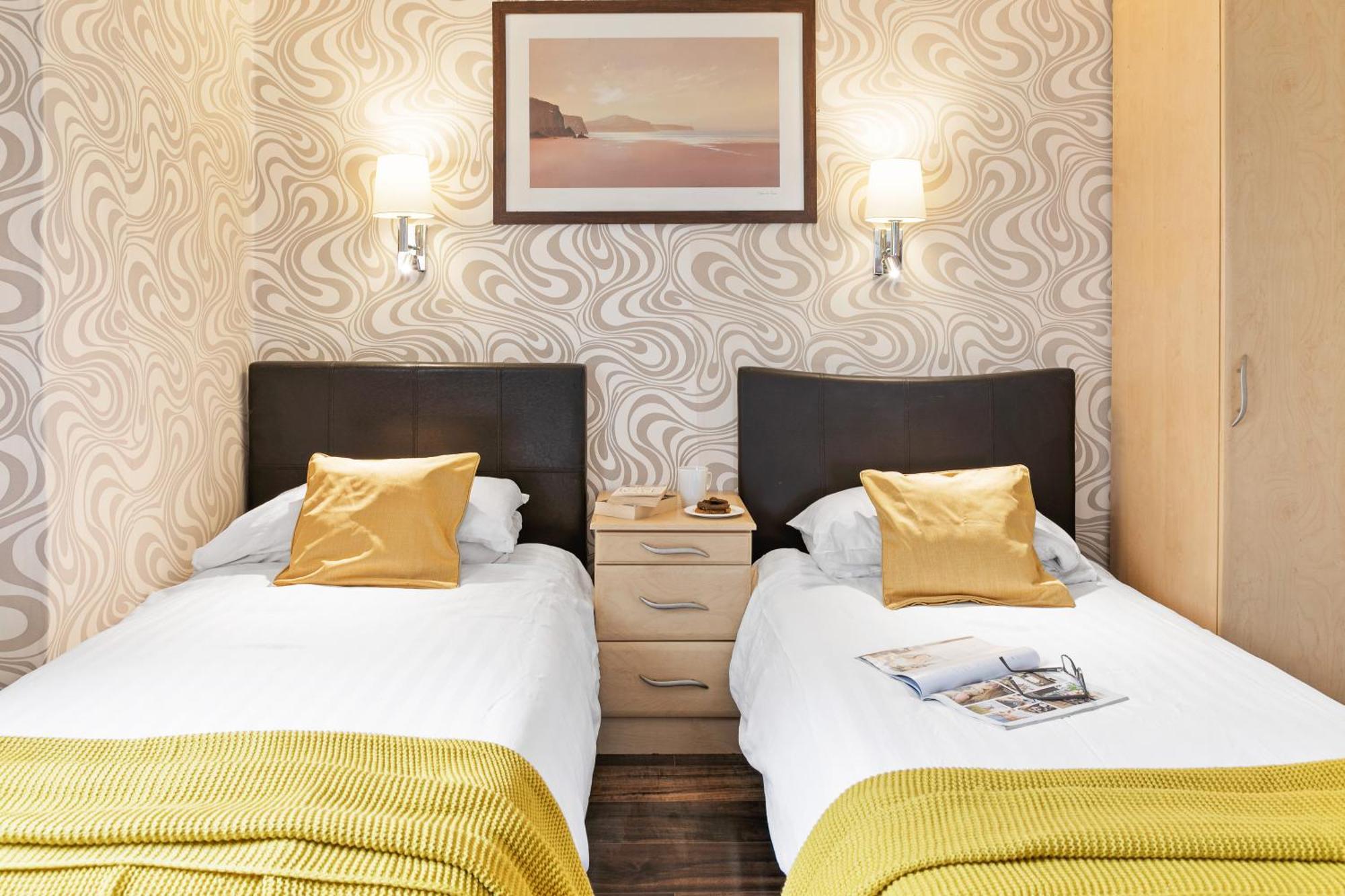 פיינטון Seaways Hotel מראה חיצוני תמונה