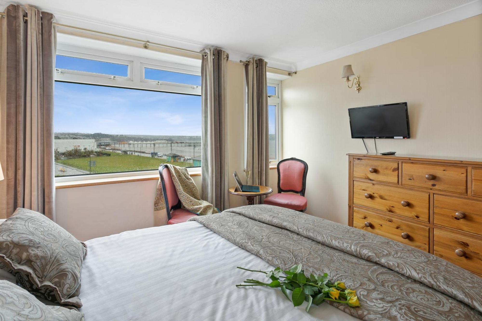 פיינטון Seaways Hotel מראה חיצוני תמונה