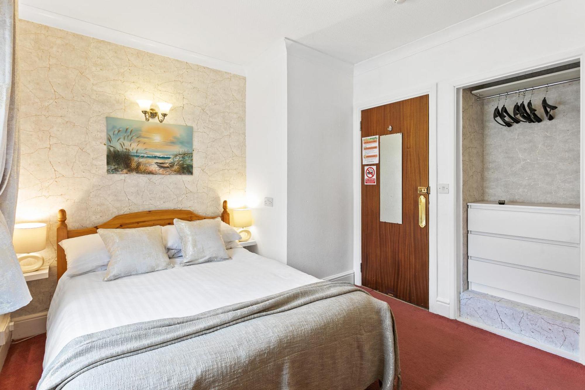 פיינטון Seaways Hotel מראה חיצוני תמונה