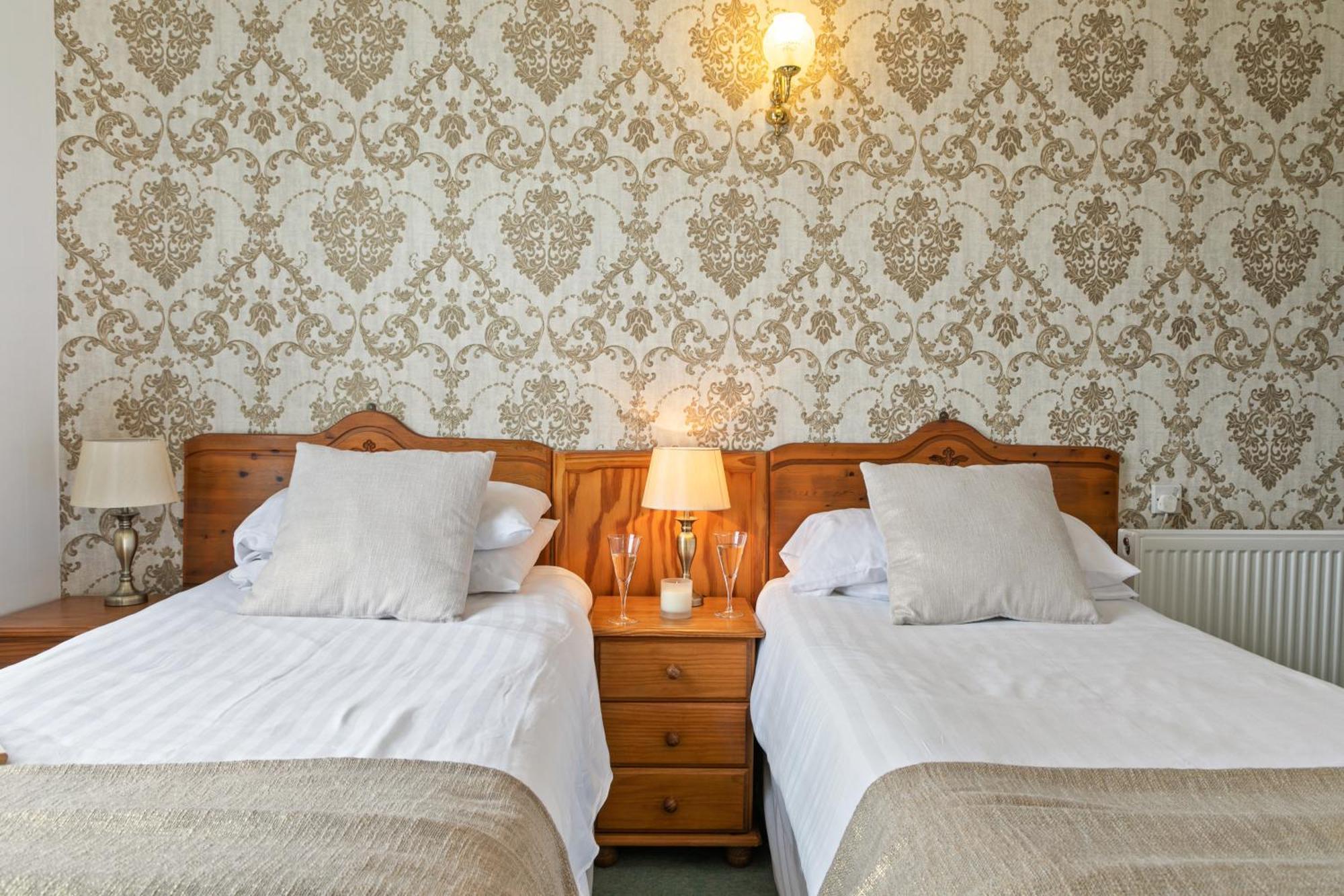 פיינטון Seaways Hotel מראה חיצוני תמונה