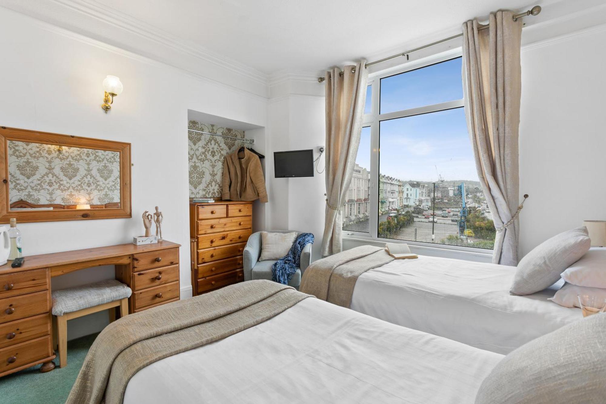 פיינטון Seaways Hotel מראה חיצוני תמונה
