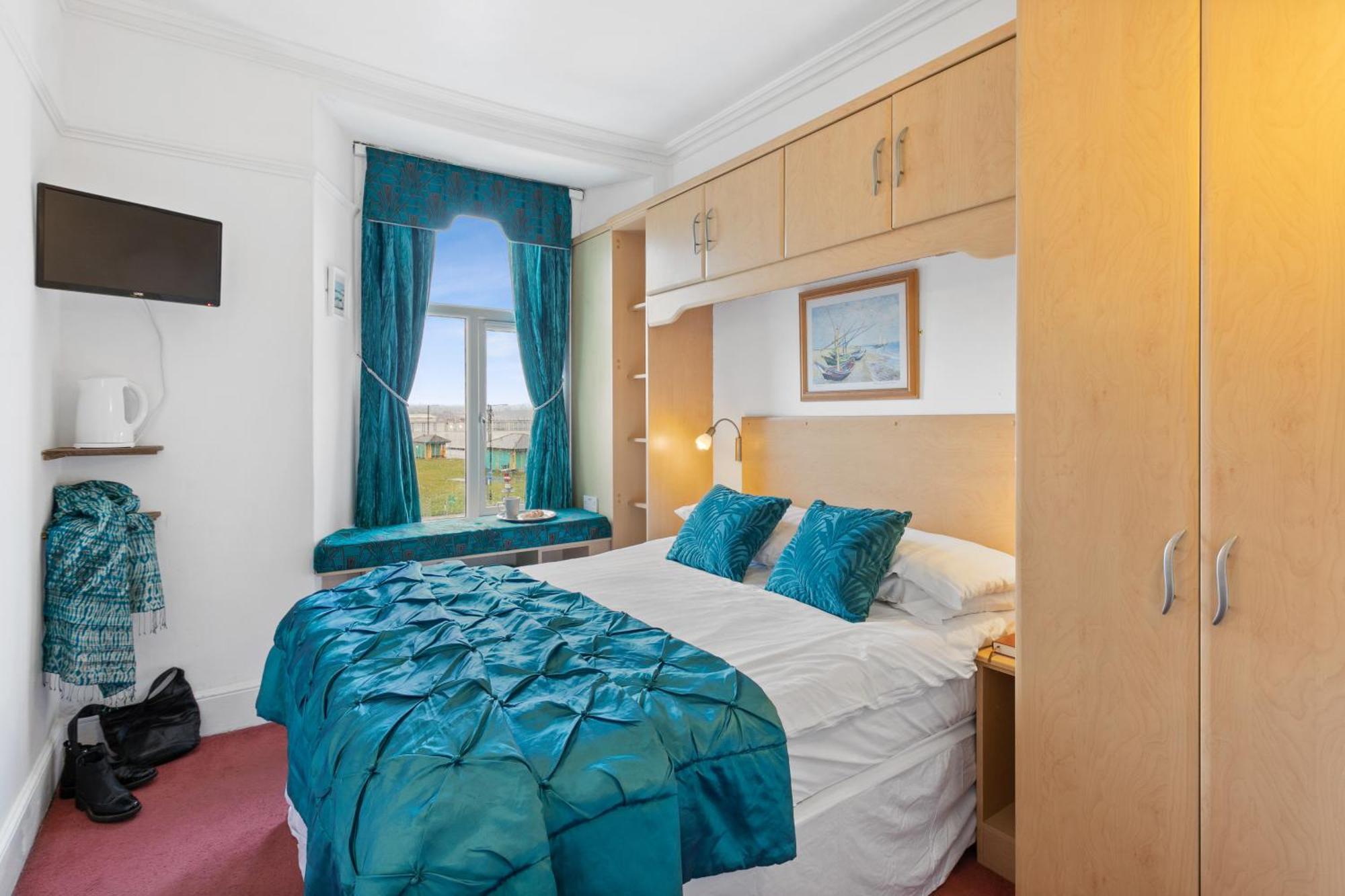 פיינטון Seaways Hotel מראה חיצוני תמונה